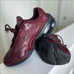 Nike Air Max DN Low-Top Sneakers