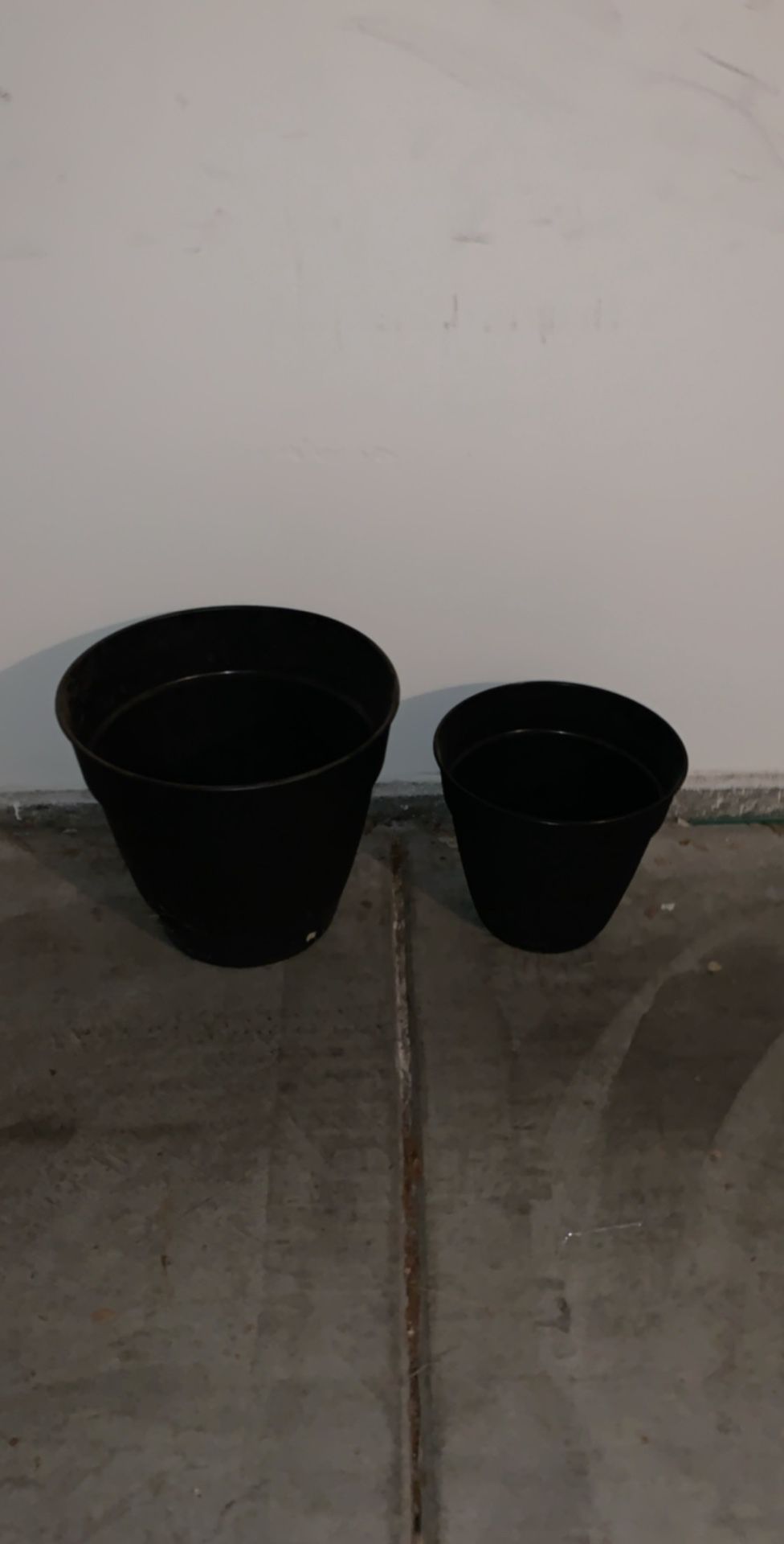 Large and Medium Plastic Plant Pots