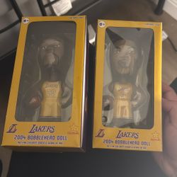 2004 LAKERS BOBBLEHEADS CARLS JR SET