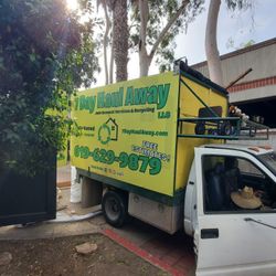 T R A S H  P I C K- U P