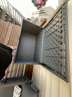 Suncast deck box