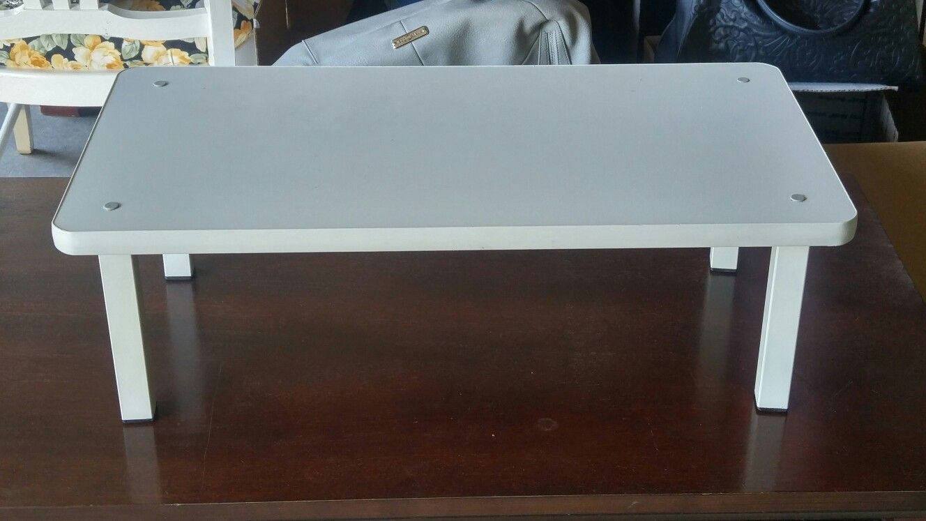 Laptop tray/table