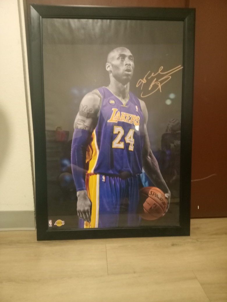 KOBE BRYANT PICTURE WITH FRAME