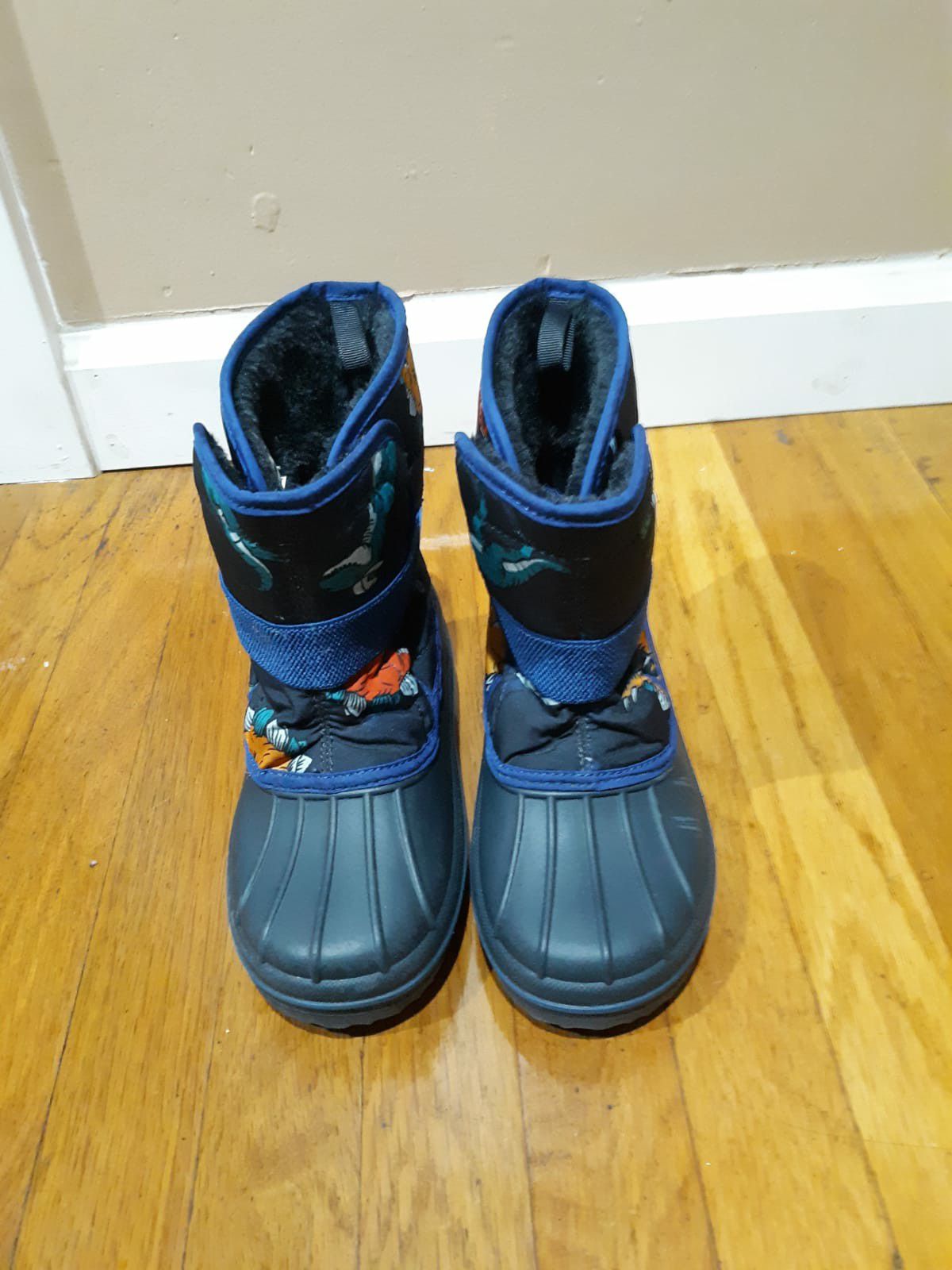 Snow boots for boys