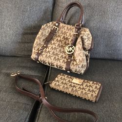 Michael Kors Bag And Wallet 