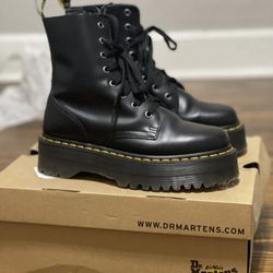 1480 Woman’s Smooth Leather Lace Up Boots