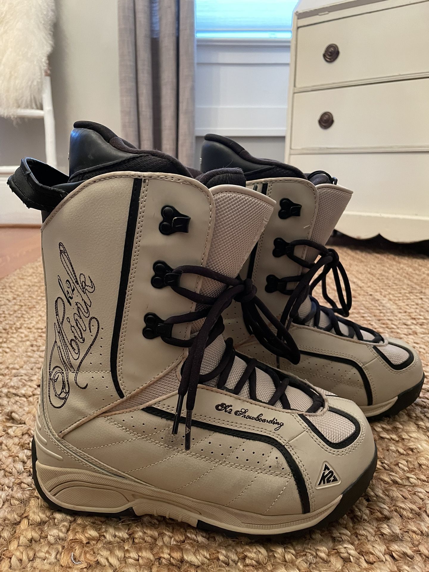 K2 Woman’s Boot, Snowboard