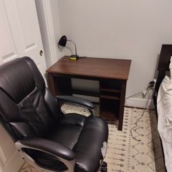 Free Desk And Chair 