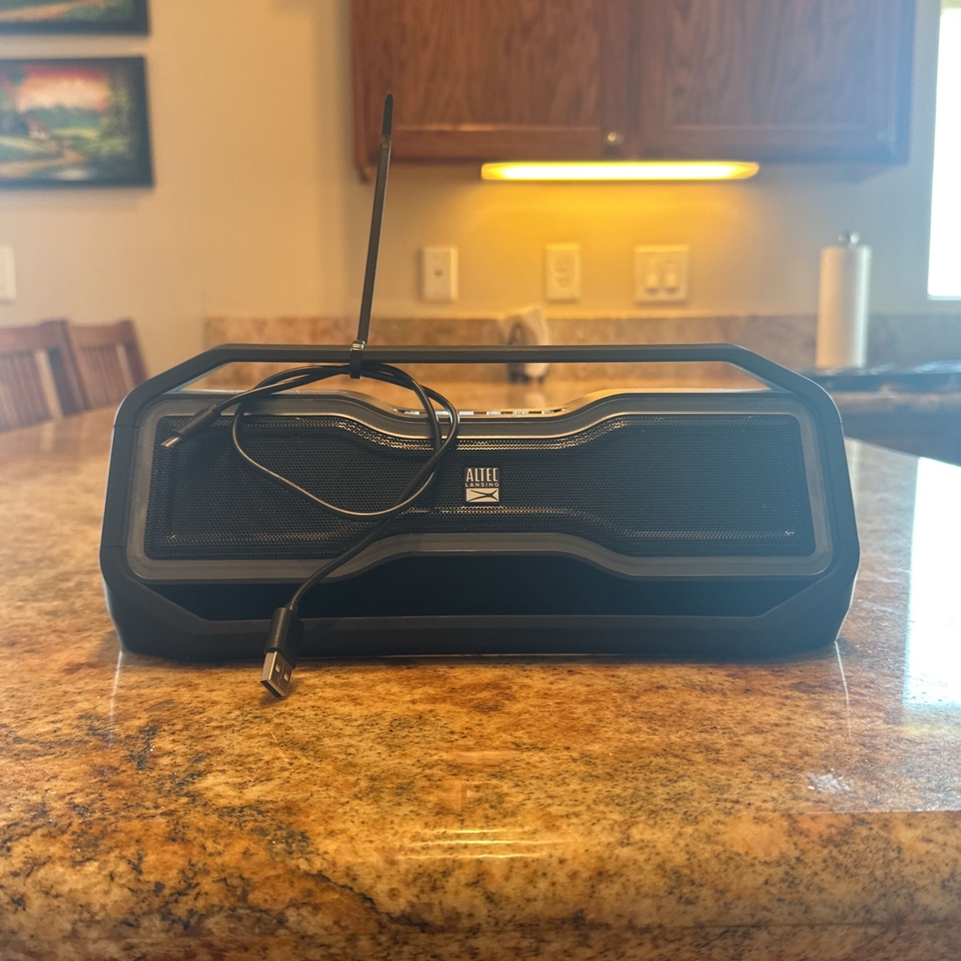 Altec Lansing RockBox IMW991 - Waterproof Wireless System Portable Bluetooth Speaker Home Theatre Stereo Surround Sound Amplifier 