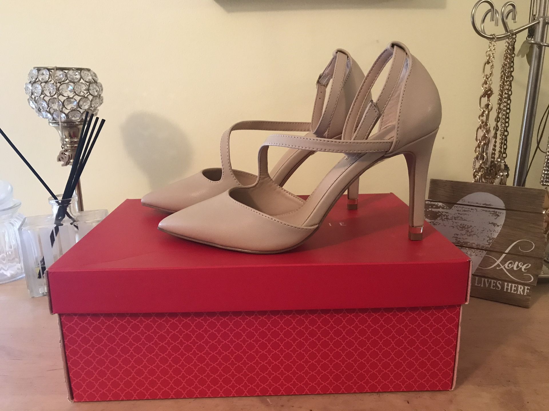 KELLY & KATE HIGH HILLS size 7 1/2