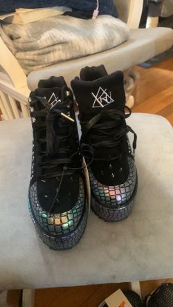 Yru Monster High Platform