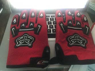 Gloves brand new