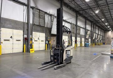 Reach truck 341" | Crown RM6025-45