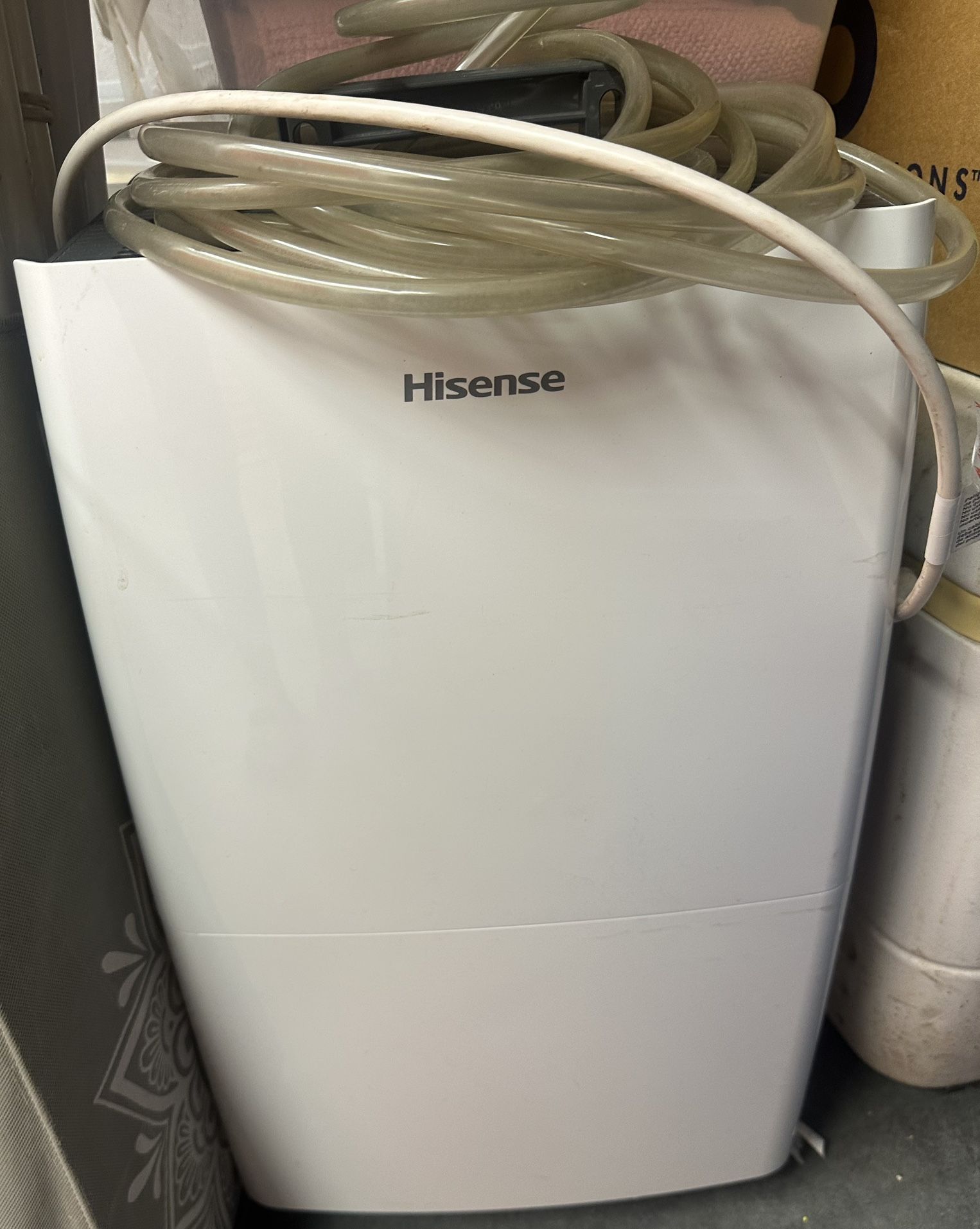 Hisense DH70KP1WG Dehumidifier.