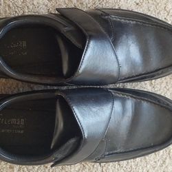 Mens 11 (3E) Shoes(PRICE REDUCED)