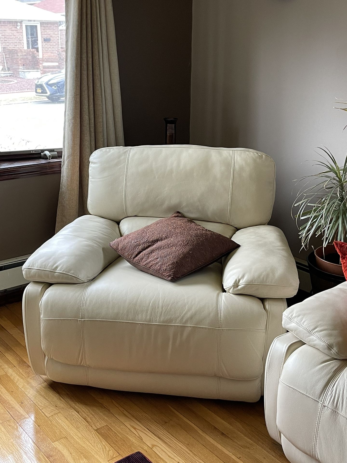 White Leather Reclining Sofa Set 