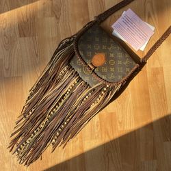 PRICE REDUCED / Authentic LV LOUIS VUITTON Vintage boho Crossbody Bag