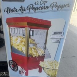 Brand New Nostalgia Popcorn Popper 