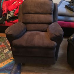 2 Great Rockn Chairs in great Condition