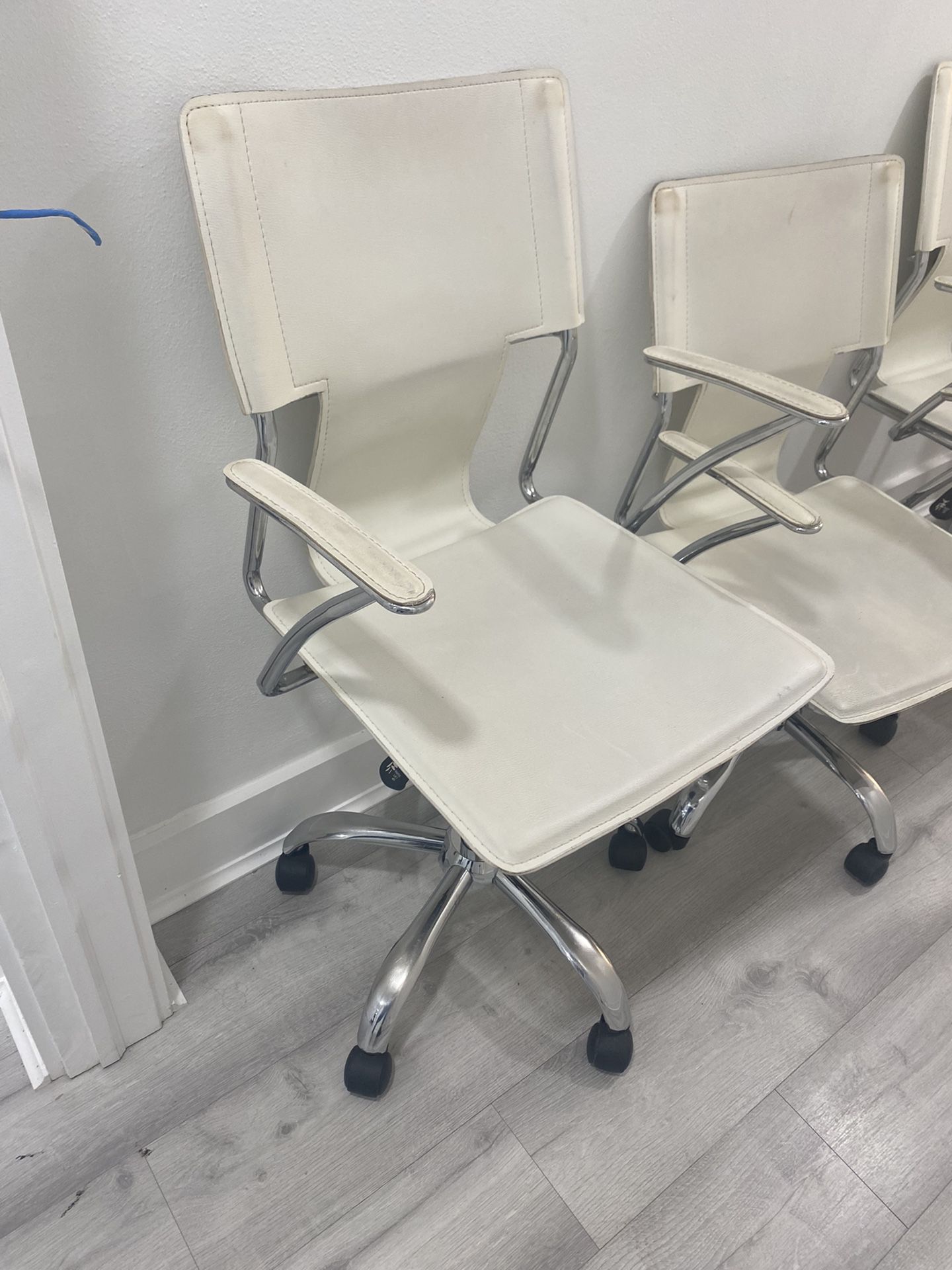  4 White Leather  Chair For Office  20 Each 