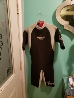 Americano Wave shorty Wetsuit...size xl mens.. Like new!