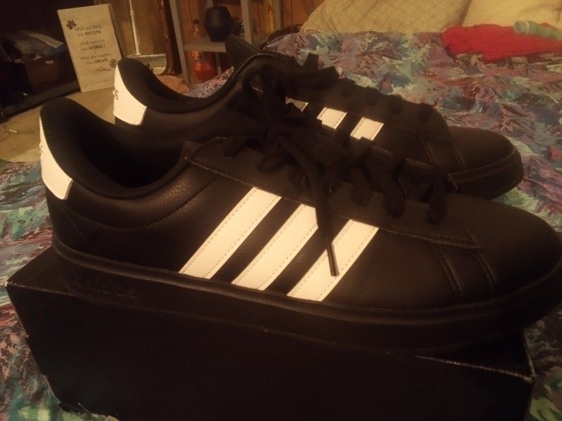 Adidas Mens Shoe