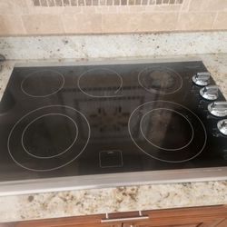 Frigidaire Gallery Glass Cooktop 30"