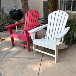 lawn chairs / pool side chairs