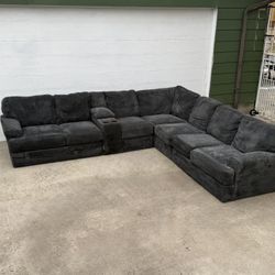 Mammoth Sectional FREE DELIVERY 