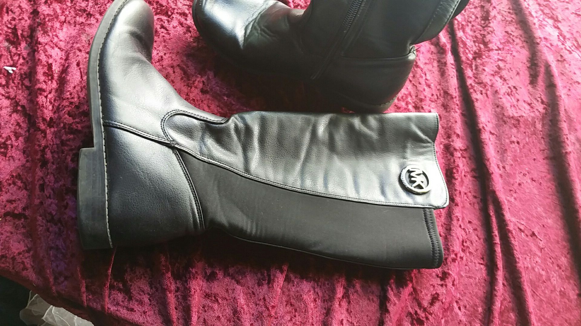 Girls Mk boots