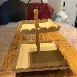 Tiered serving tray