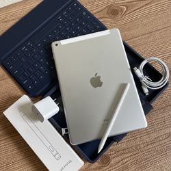 iPad 7th Generation  32GB WiFi + Cellular (Unlocked) with keyboard, pen & Accessories