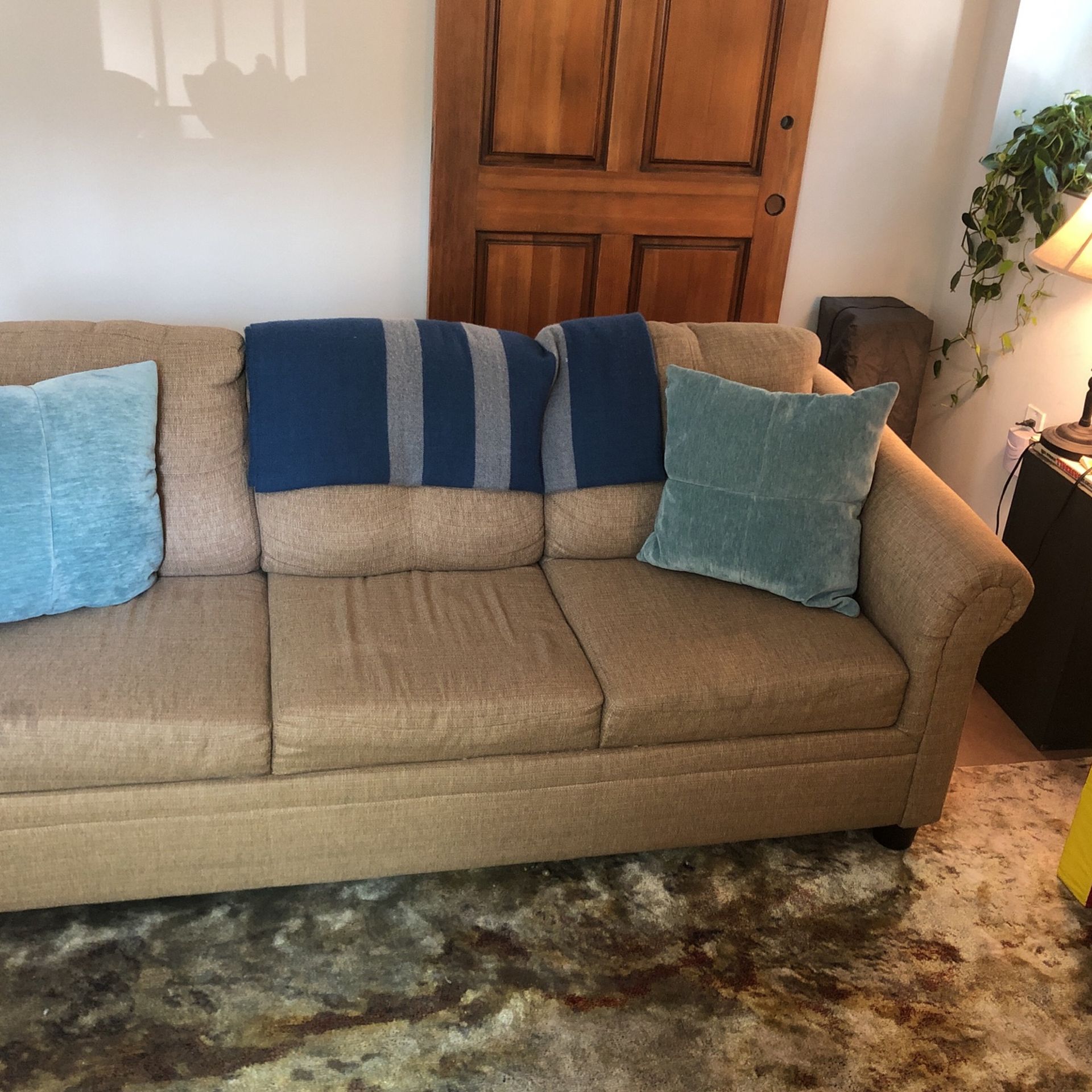 Pull Out Couch In Great Shape With Comfy Bed