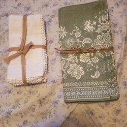 Quality Living Napkins and placemats