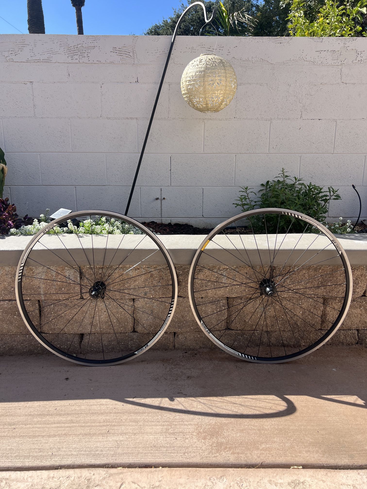 DT SWISS AXIS 1.0 700c CLINCHER WHEELS 9 or 10 SPEED 32 x 24