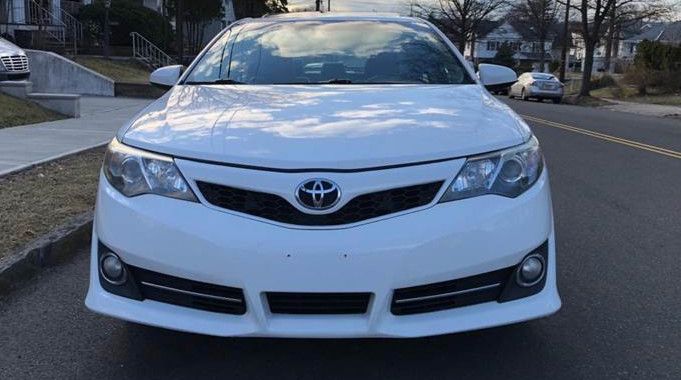 Very Nice 2010 Toyota Camry FWDWheels