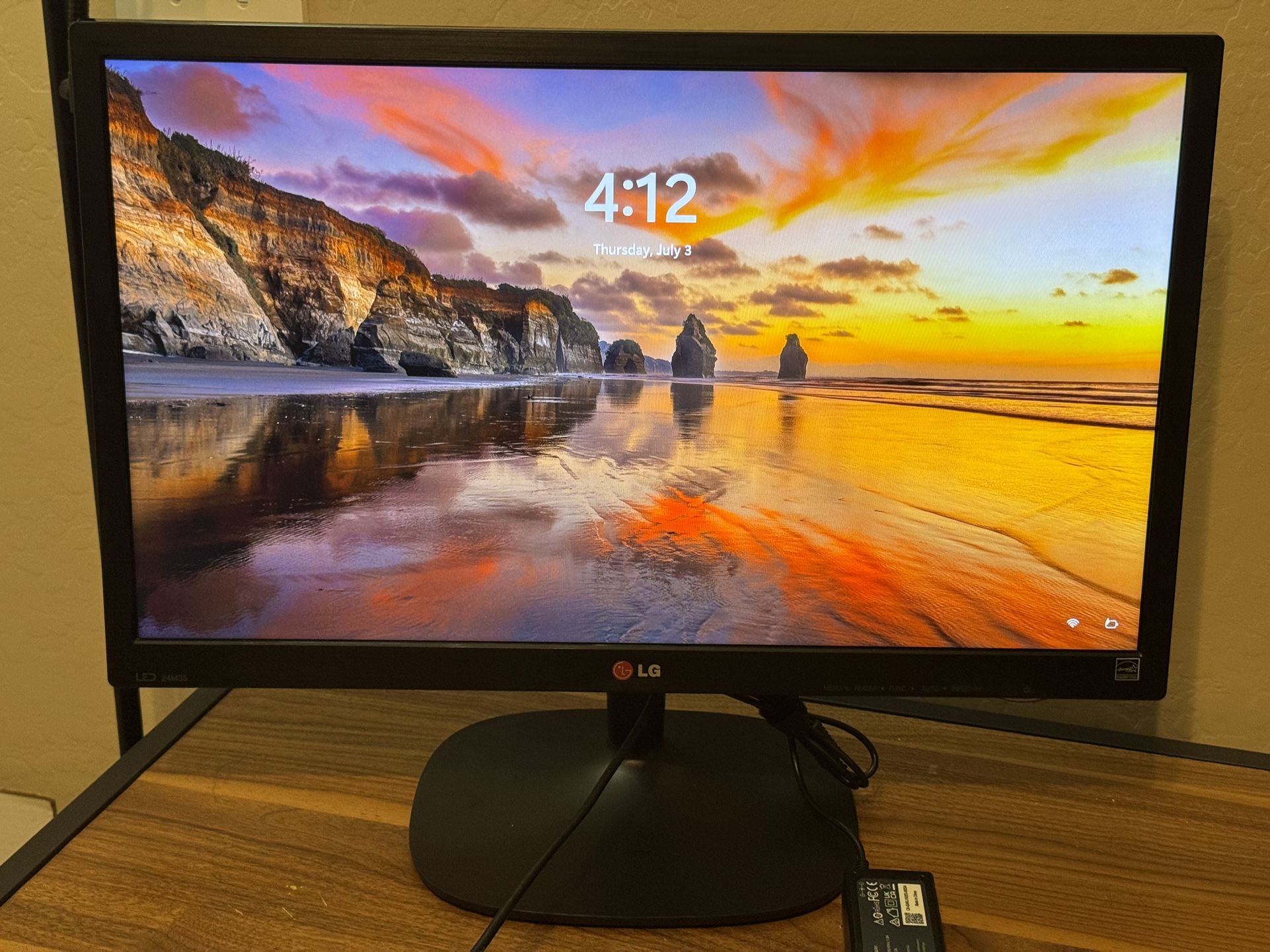 📺 LG 24” LED Monitor – Model 24M35H-B – Great Condition