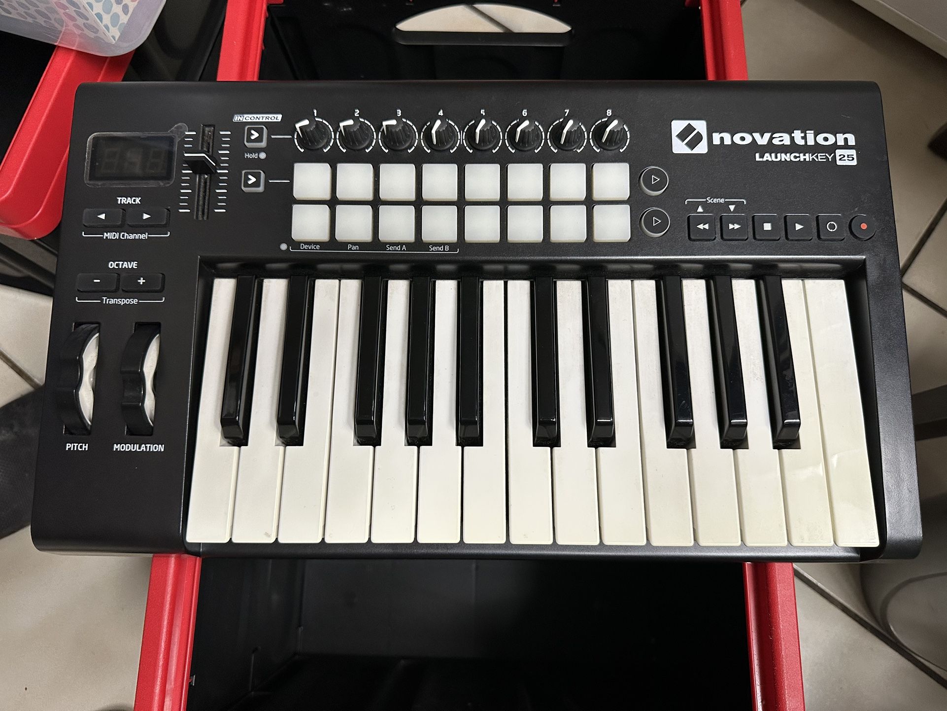 Novation Launchkey 25 MIDI Controller β Works Great! πΉ