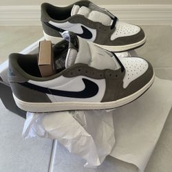 Air Jordan 1 Retro Low Medium Olive Size 10 