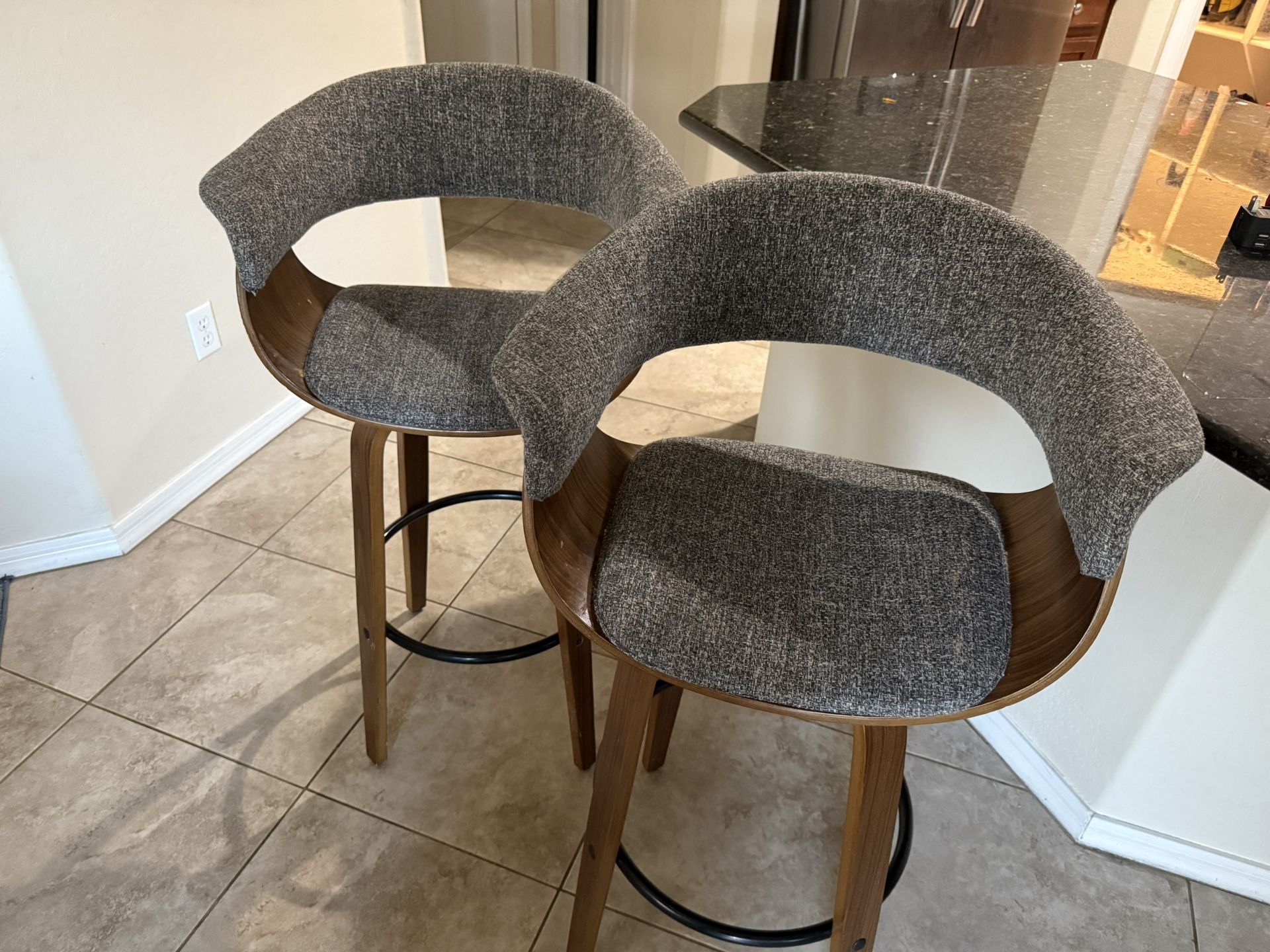 Like New Bar stools 360 Degree Rotatable