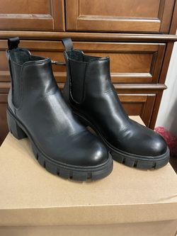 Steve Madden Black Boots Size 7.5
