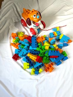 Mega Bloks Pull-Along Puppy with Legos