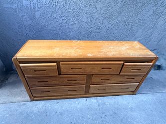 Free used dresser with 7 drawers