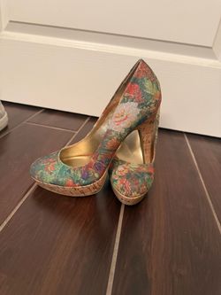 Guess heels, size 8