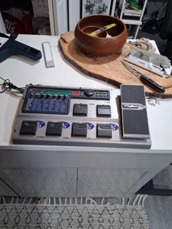 DigiTech GNX2 Guitar Multi-Effects Processor Pedal