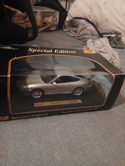 Diecast collectibles 1/18  Masito Porshce 911 carrrera 4s