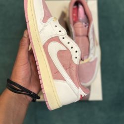 Travis Scott jordan 1 