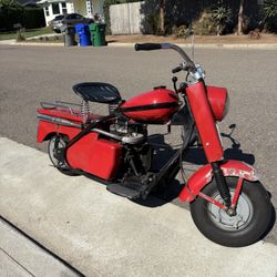 Vintage Scooter - 1959 Cushman Super Eagle 