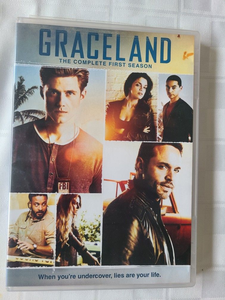 Graceland,the Complete First Season, 3-Disc Set, 547 Min Total