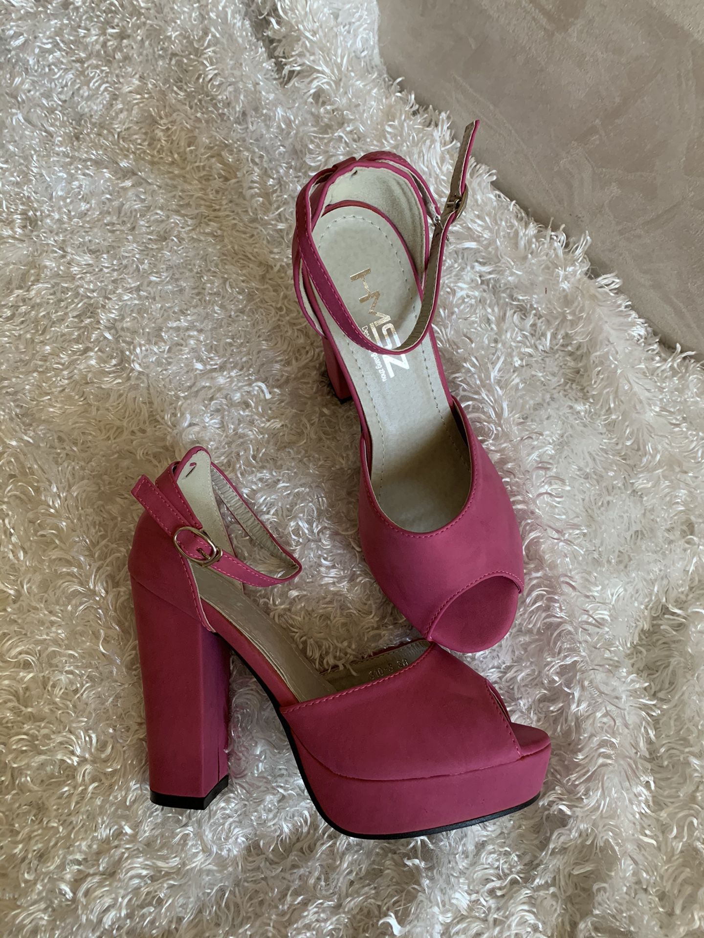 New hot pink high heels size 7.5